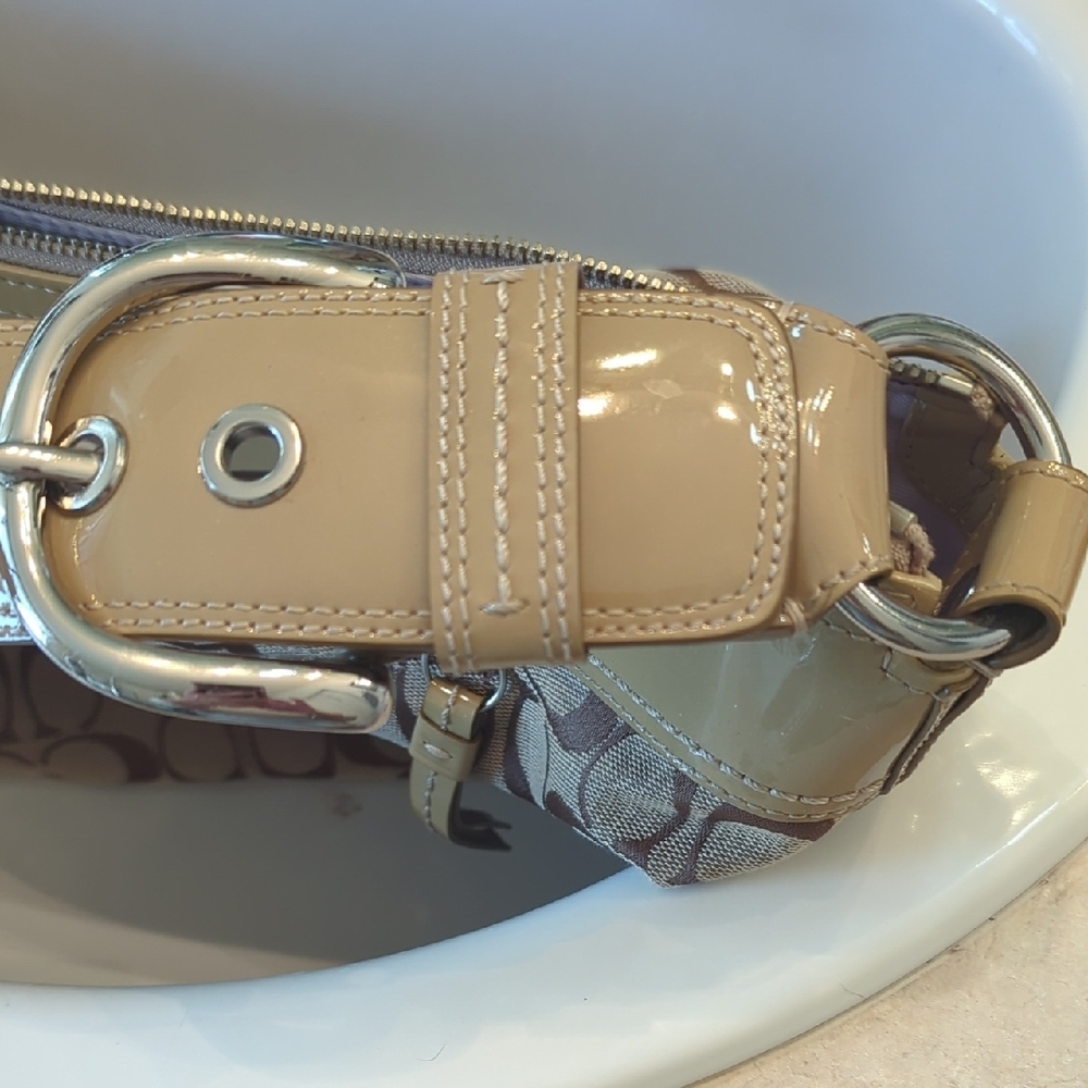 Coach Beige and Brown Signature Shoulder Bag - Picture 5 of 11